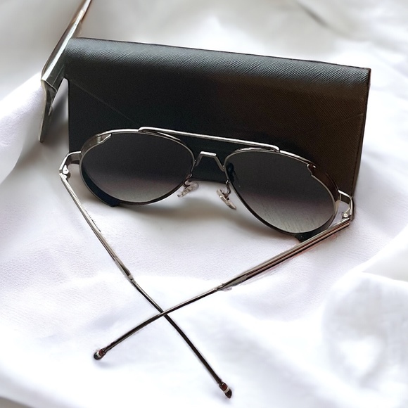 PRIVE REVAUX PEWTER METAL TEARDROP AVIATOR SUNGLASSES with HARD CASE 🕶️ - Picture 3 of 3